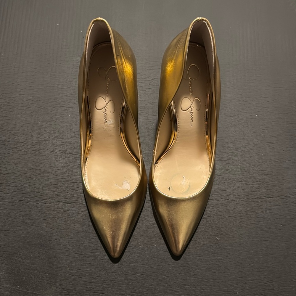 Jessica Simpson Gold Pumps